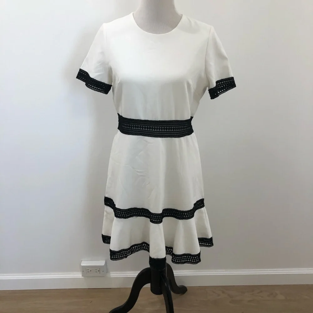 Chic Women's Mini Dress - White and Black - Picture 3 of 7